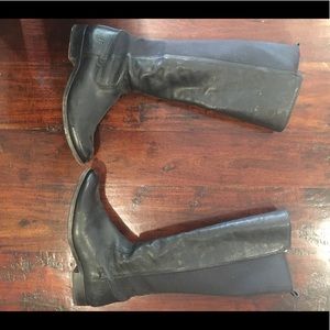 Frye black boots! Gently used. 8.5.